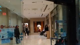 目的のお店は…