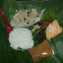 隣のおじさんが買ってくれた駅弁！ご馳走様！