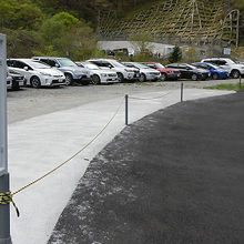 駐車場は有料です。簡易トイレ有り。