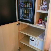 ミニバーとセイフティーボックス