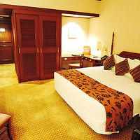 シックで落ち着いた客室