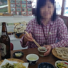 ビールはアサヒだ。運転手は飲めないが・・・