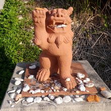 途中にシーサー