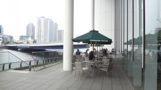 オープン席が気持ちいい