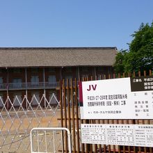 50億円もかけてなおす価値があるのか？