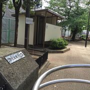 本村小学校近くの小公園