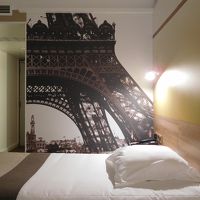 エッフエル塔の壁がおしゃれです。