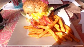 チーズバーガー！