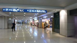 地下道が長いので注意が必要です