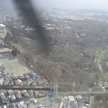 南風時の着陸は旋回して北側から野川公園上空を低空で通過