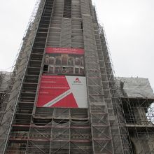 聖バーフ大聖堂は2017年まで修復工事中です。