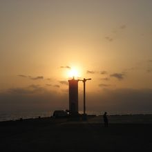 ロウソク灯台に太陽が点火されました