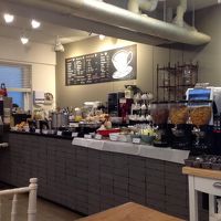 朝食会場のカフェ