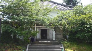 経典を保守保管する堂宇