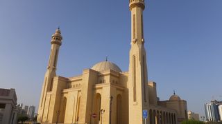 バーレーンで一番大きなモスク