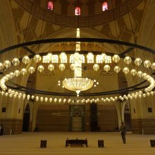 巨大なシャンデリアに圧倒された