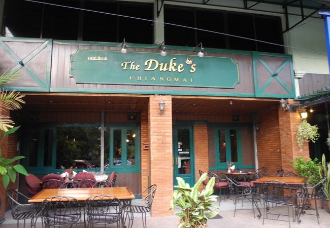 The Duke's (ピン川沿い)