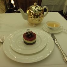 "1837"（ティーとケーキのセット）