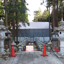 改修工事中の山門