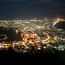 ↑山頂からの夜景