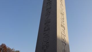 ブルーモスク前の広場にあります