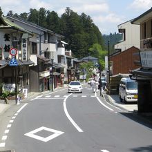 大門付近の町並み