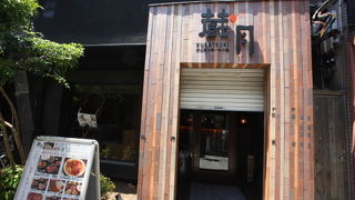 清潔なホルモン焼き屋さん