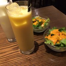 甘くて美味しいラッシー&マンゴーラッシー。