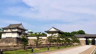 「お城」の裏側から入城ではなく、正面大手門からの入城を！！