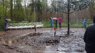 人が通ると急に噴水が出る