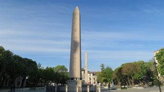 テオドシウス１世のオベリスク 　