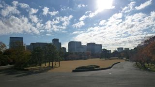 運動場のような広さから、当時の江戸城の規模をうかがい知ることが出来ます。