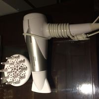 ドライアーはクローゼットの引き出しの中にあります。