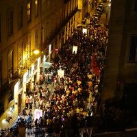 夜中から明け方はこの騒ぎ