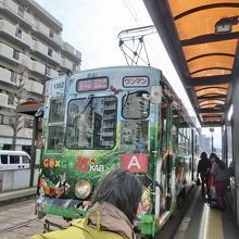 カラフルな車両は毎回楽しみ