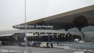 2014年に近代的な空港に変わった