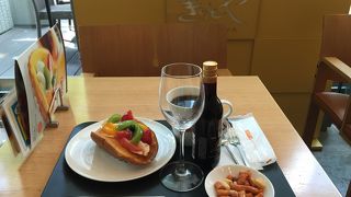 お酒も飲めますよ