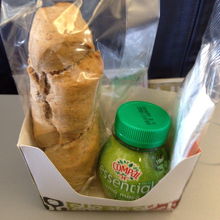 生ハムが挟んだだけのサンドウィッチですが好きです。