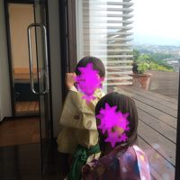 シーダーの部屋1から露天風呂を眺める