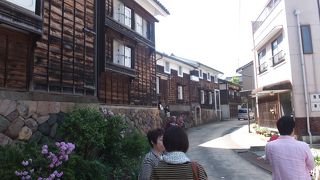 内部は展示、裏通りには曳山も通ります