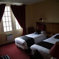 赤を基調とした可愛らしい内装