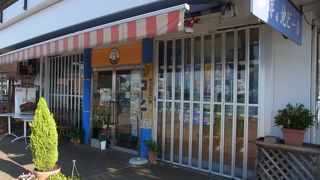 地ビールを飲むなら一階東側の角の店「La カフェ」