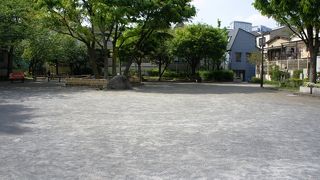 江戸に向かう天皇の行在所になったとか