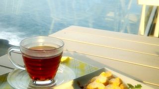 空港から20分で海の上の絶景カフェ