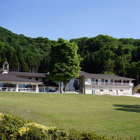 ホテル庭から見た本館