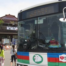 ライオンズカラーの伊豆箱根バス