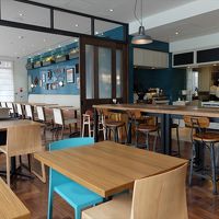 まだお昼前の時間帯は静かな店内。