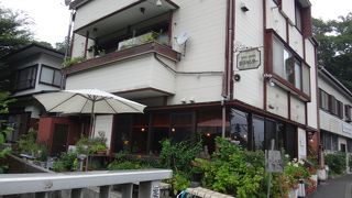 登山鉄道から見えるお店です