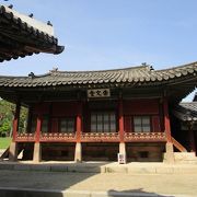 崇文堂(スンムンダン) 　昌慶宮で経筵（キョンヨン）に使われた建物