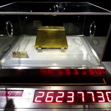 時価11億円相当の金塊